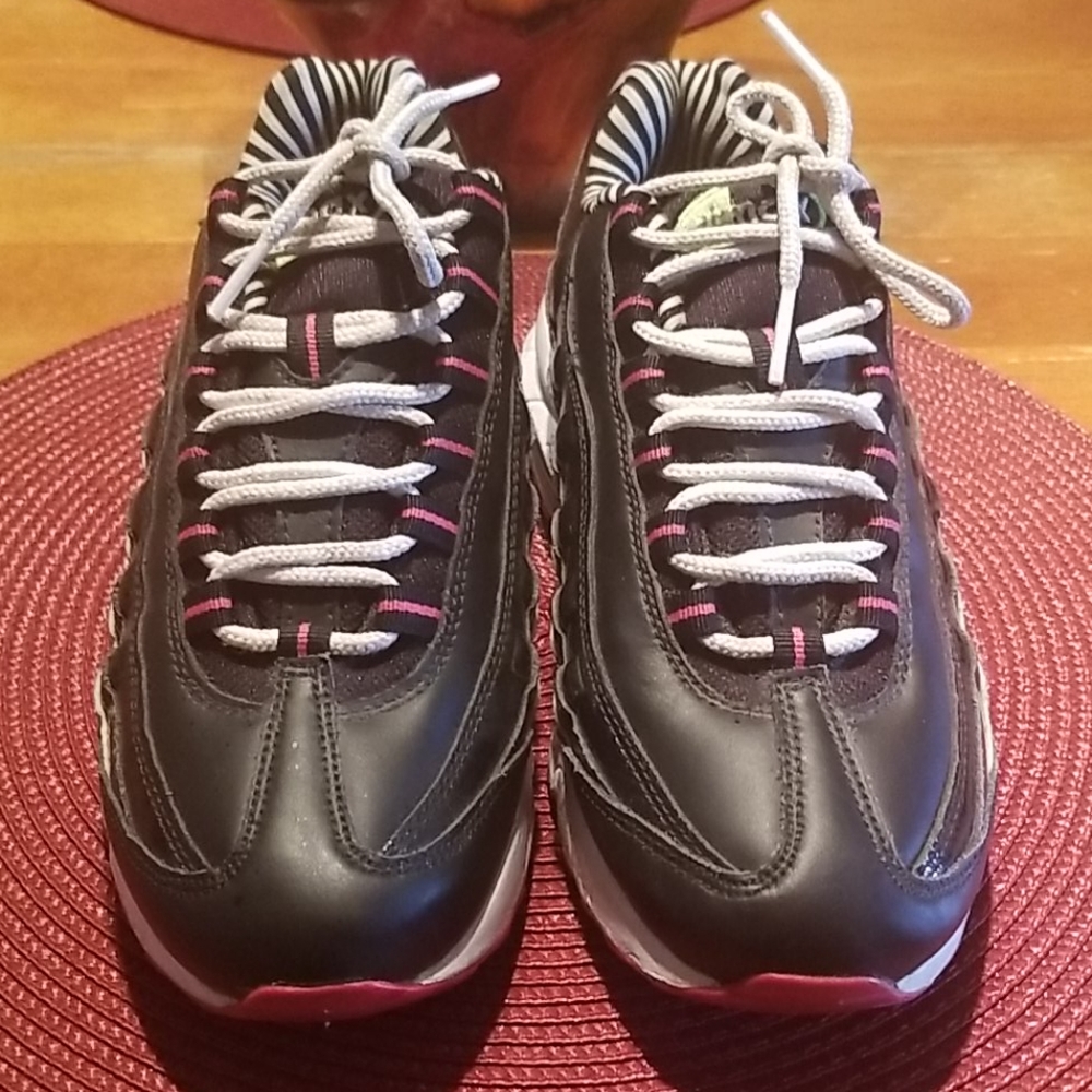 Nike Air Max 95. Size 7 - Picture 5 of 13